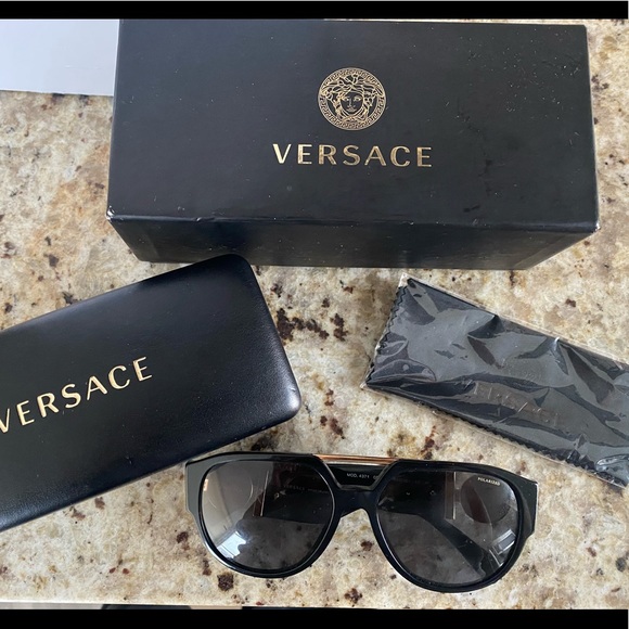 Versace sunglasses - Picture 1 of 2